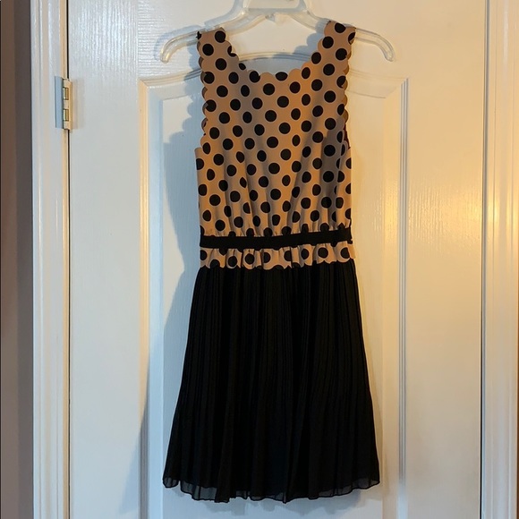 Dress - Picture 2 of 7